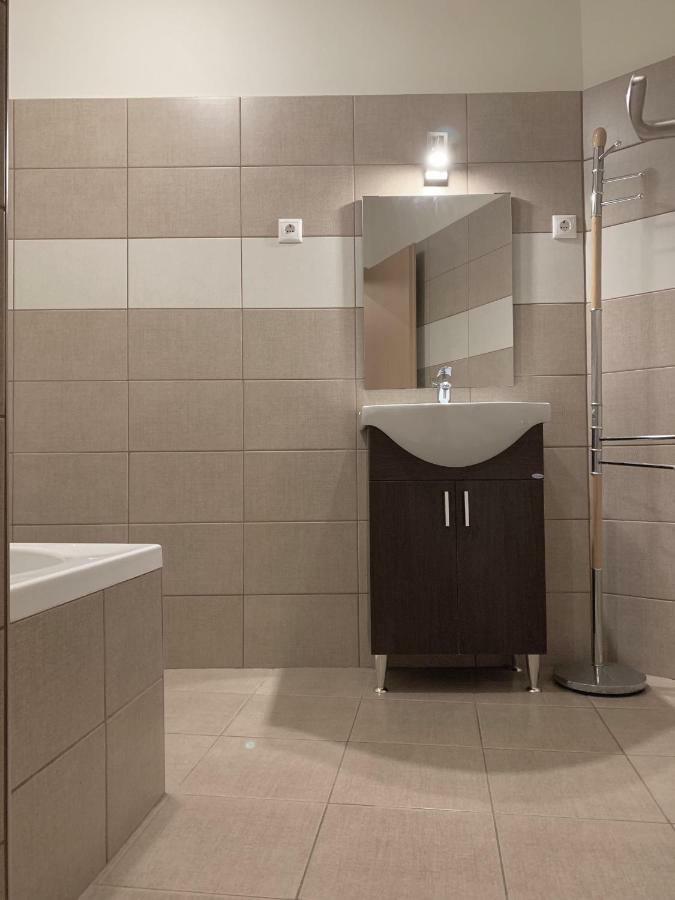 St. Peter Apartman Appartement Pécs Buitenkant foto